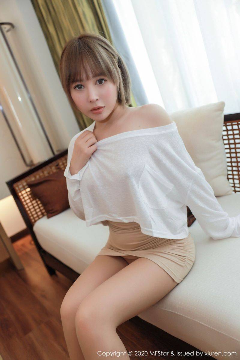 模范学院美女模特夏天Sienna丝袜美腿浑圆娇媚真空三亚旅拍-2