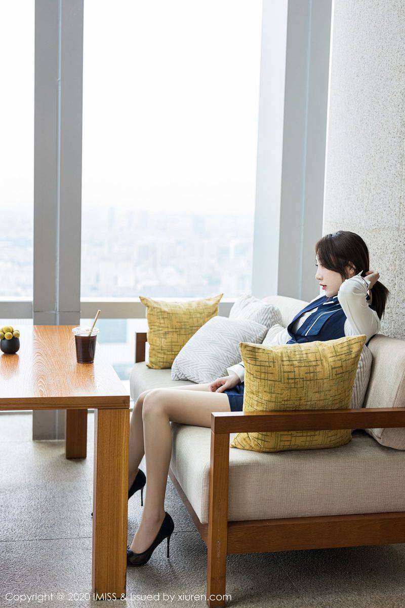 爱蜜社美女模特小九月丝袜美腿制服诱惑朦胧性感足量写真-8