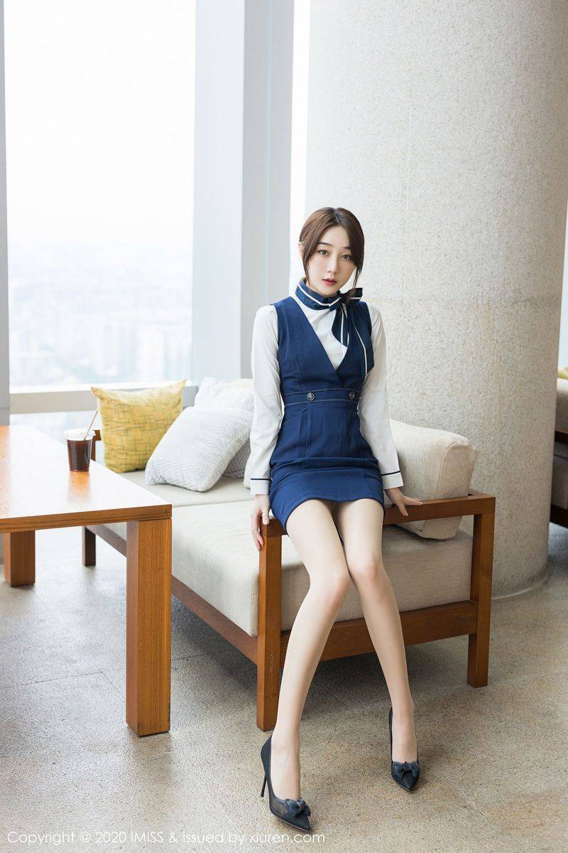 爱蜜社美女模特小九月丝袜美腿制服诱惑朦胧性感足量写真-9