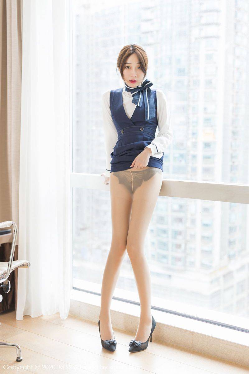 爱蜜社美女模特小九月丝袜美腿制服诱惑朦胧性感足量写真-25
