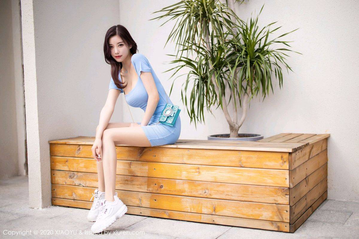 语画界性感女神杨晨晨sugar丝袜美腿时尚街拍系列撩人写真-19