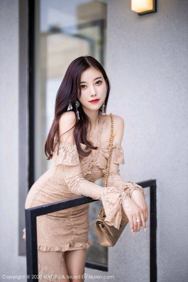 语画界性感女神杨晨晨sugar丝袜美腿时尚街拍系列撩人写真-73