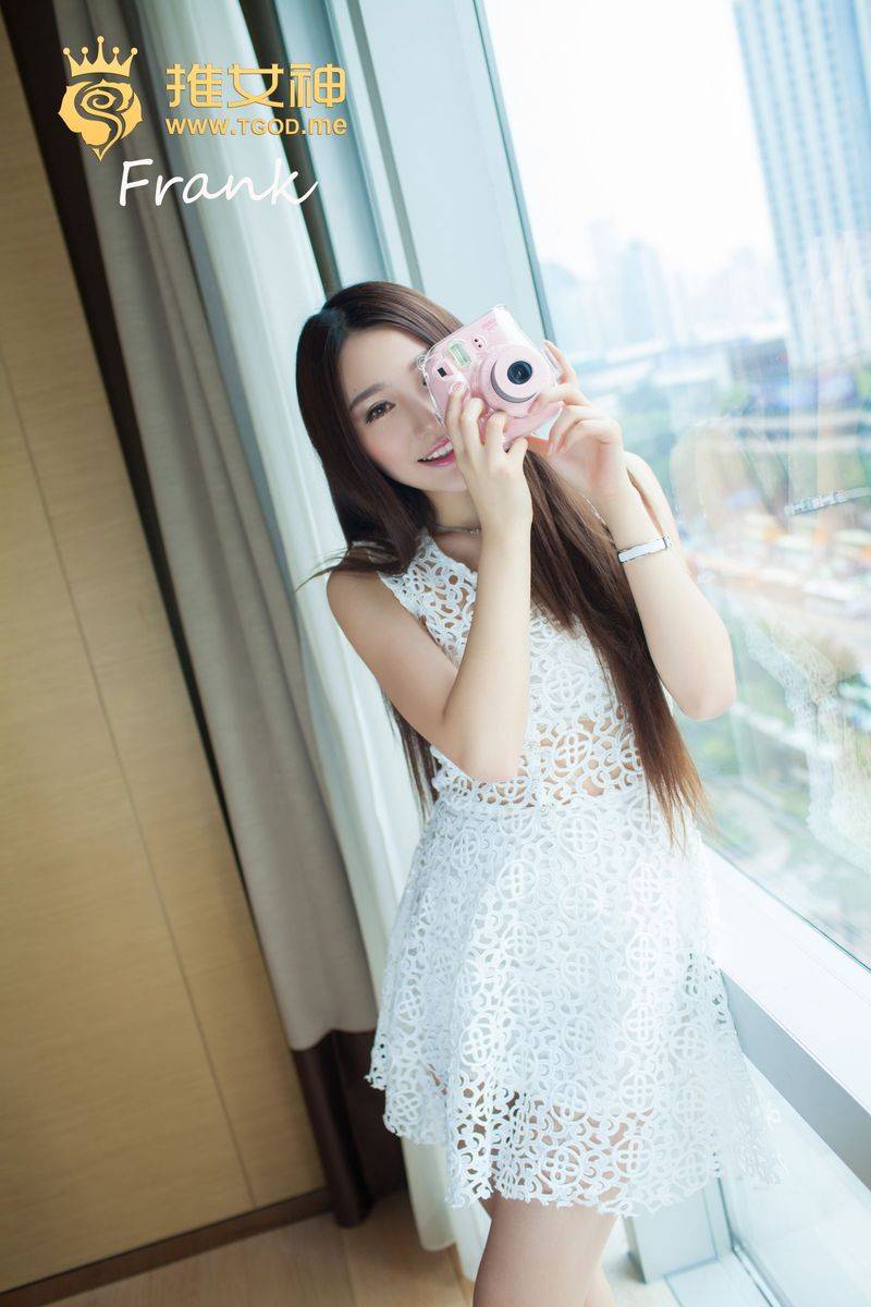 推女神美女模特刘奕宁Lynn厨娘私房装扮小清新性感写真