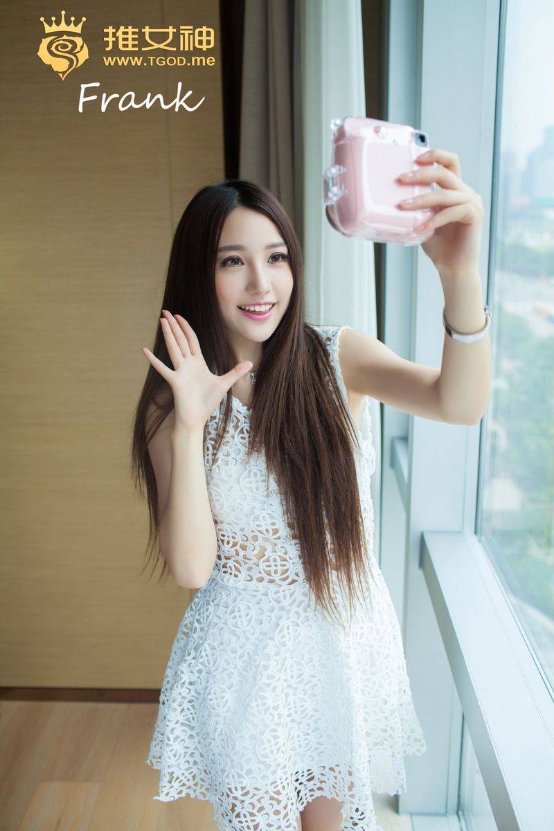 推女神美女模特刘奕宁Lynn厨娘私房装扮小清新性感写真-2