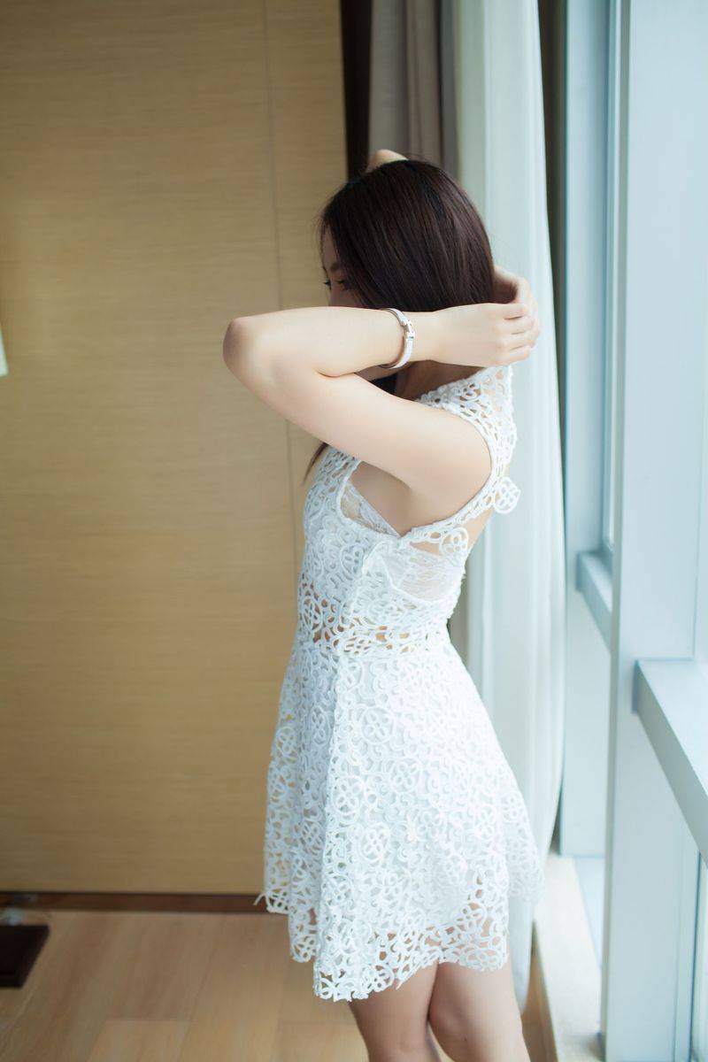 推女神美女模特刘奕宁Lynn厨娘私房装扮小清新性感写真-13