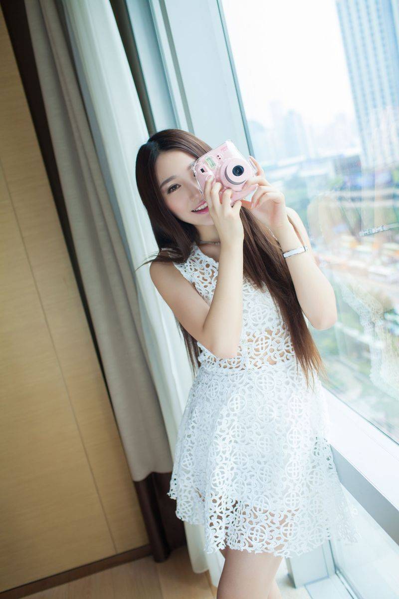 推女神美女模特刘奕宁Lynn厨娘私房装扮小清新性感写真-10