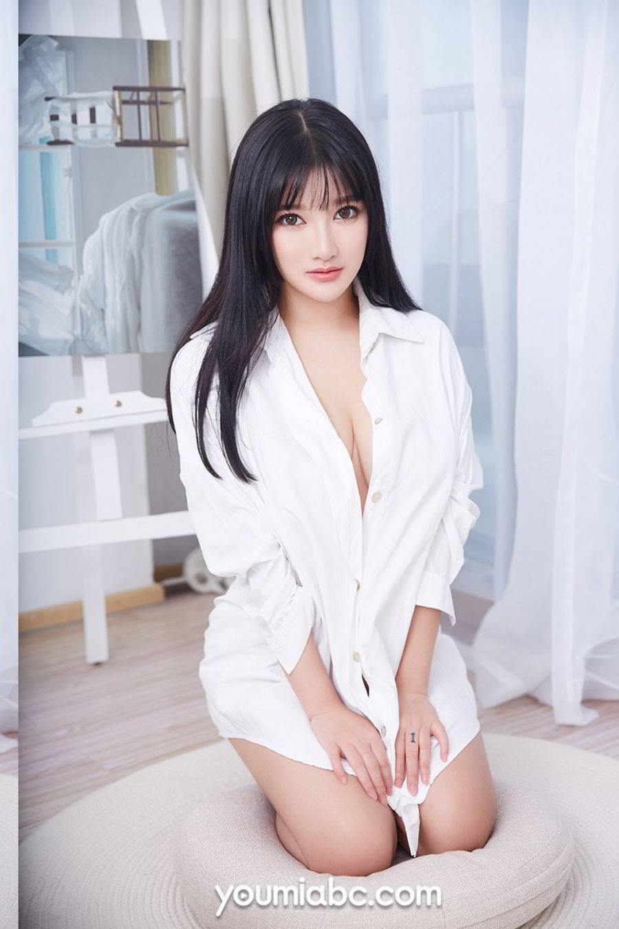 YouMi尤蜜性感女神小尤奈白衬衫迷人身材波涛胸涌私房写真-31