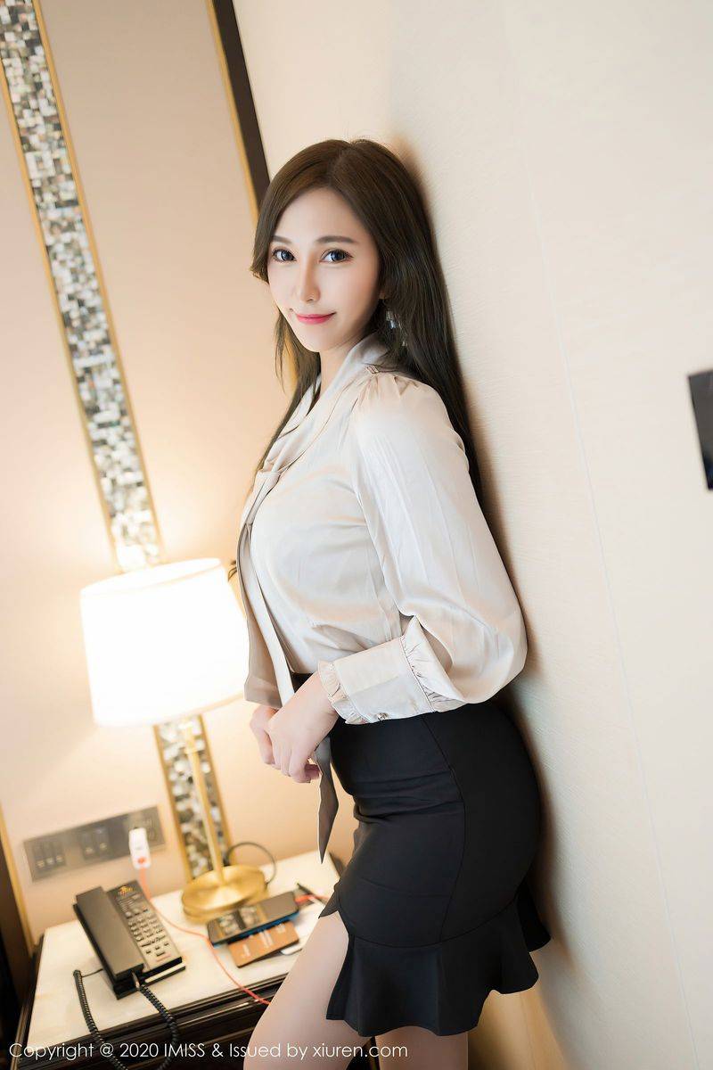 爱蜜社气质女神Lavinia肉朦胧丝袜&内衣诱惑娇嫩胜雪性感写真-4