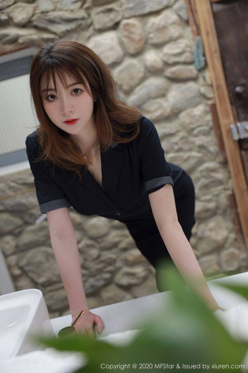 模范学院性感女神yoo优优黑丝美腿制服诱惑妩媚大理旅拍-4