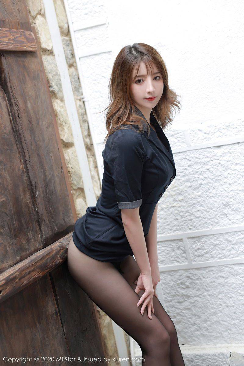 模范学院性感女神yoo优优黑丝美腿制服诱惑妩媚大理旅拍-25