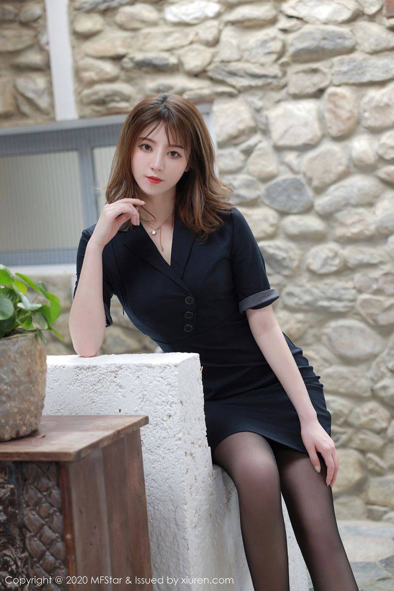 模范学院性感女神yoo优优黑丝美腿制服诱惑妩媚大理旅拍-34