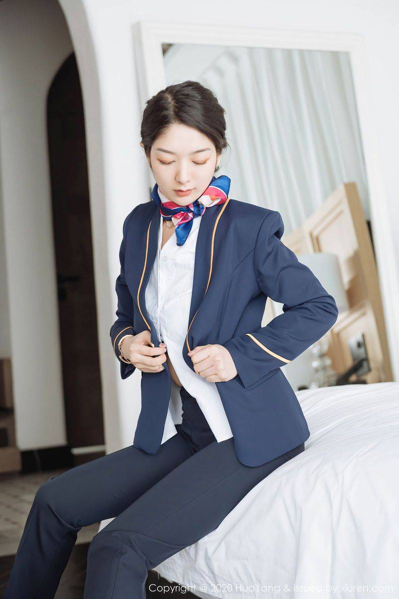 花漾Show性感女神Angela小热巴职业装制服诱惑系列云南旅拍-33