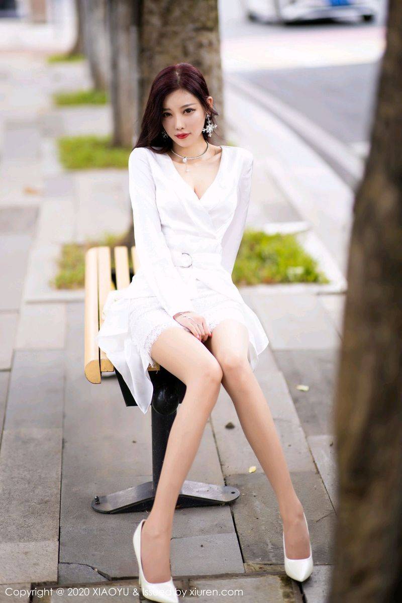 语画界性感女神杨晨晨sugar香车美人室外车拍系列阳朔旅拍-20