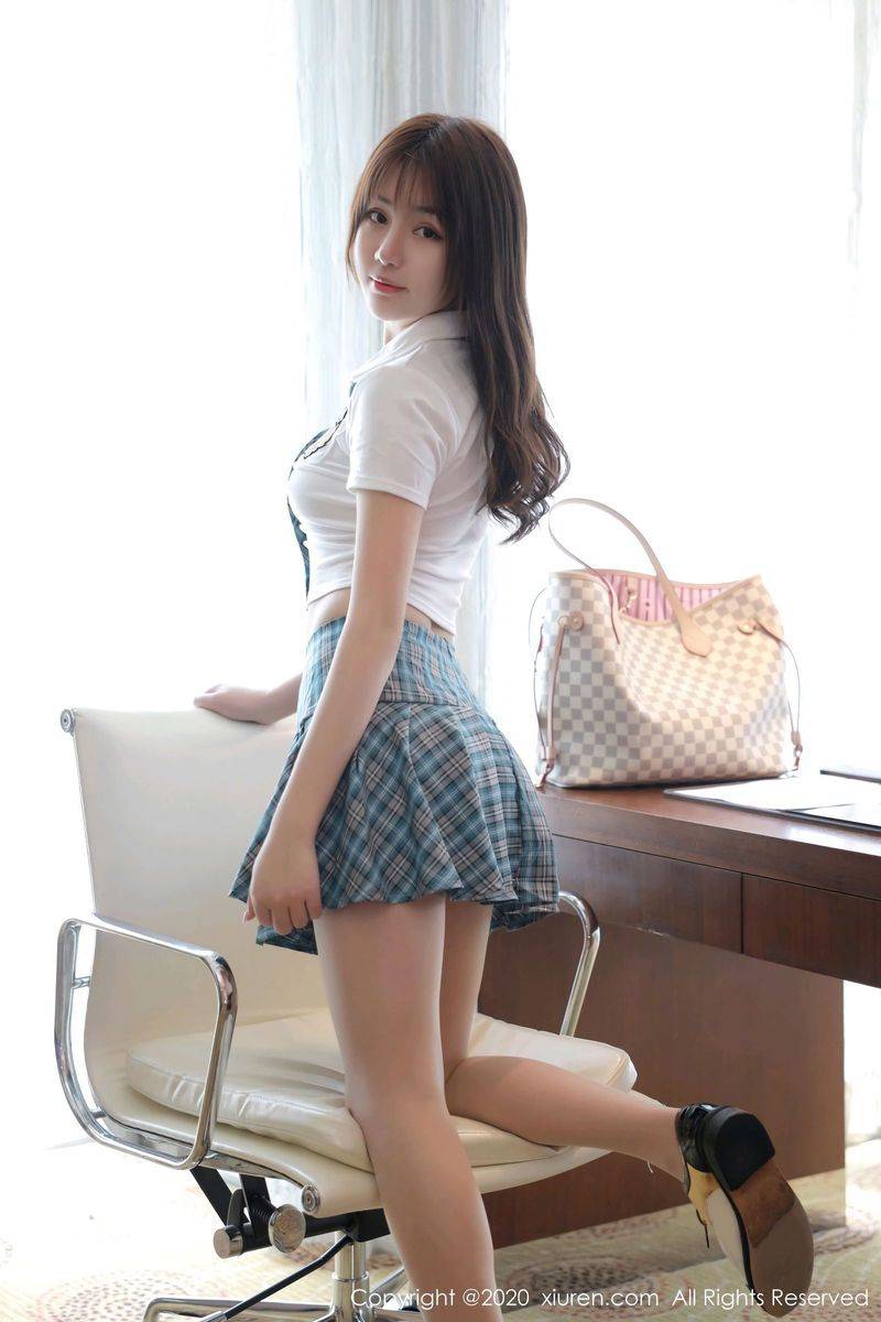 秀人网新人模特梦梵经典JK少女制服系列曼妙多姿首套写真-16