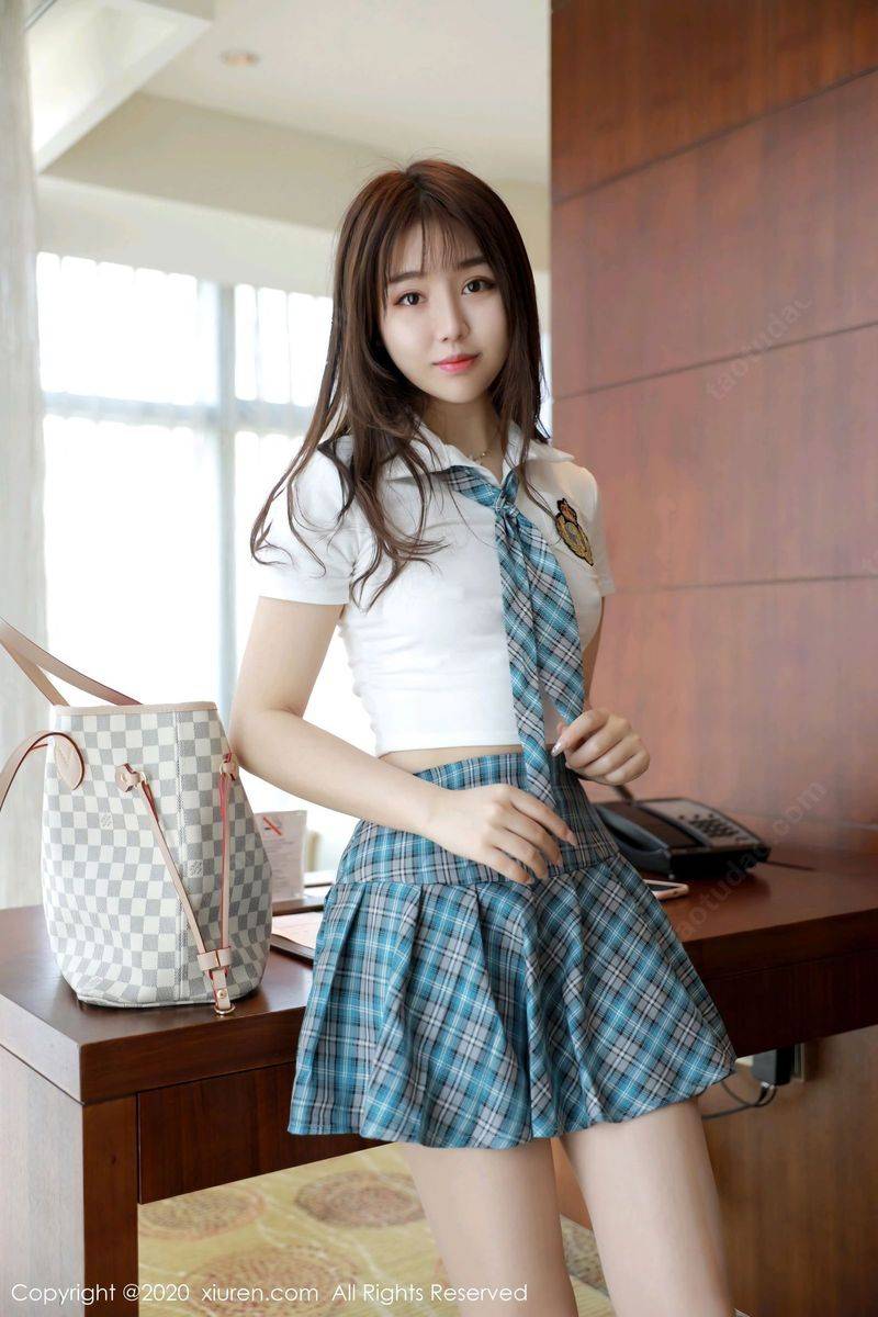 秀人网新人模特梦梵经典JK少女制服系列曼妙多姿首套写真-17