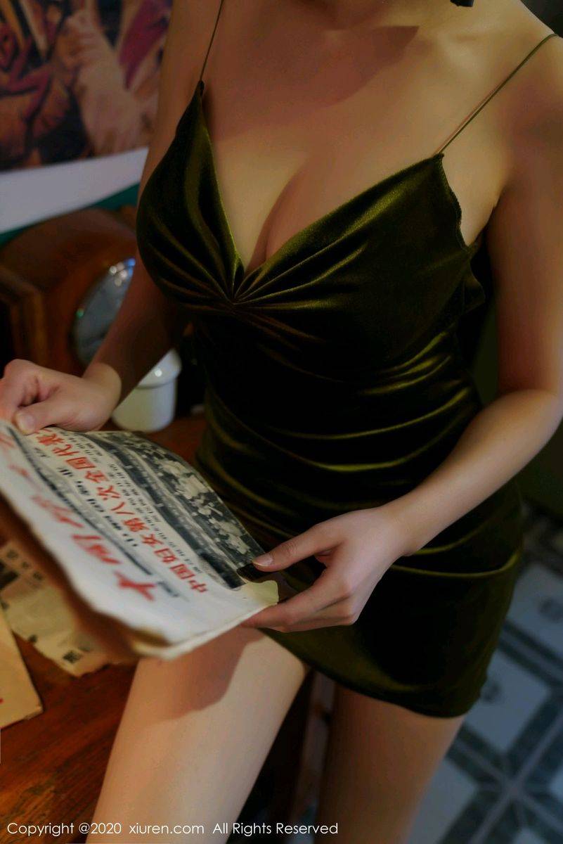 秀人网性感女神周妍希御姐气息翘臀美腿港风系列私房写真-19