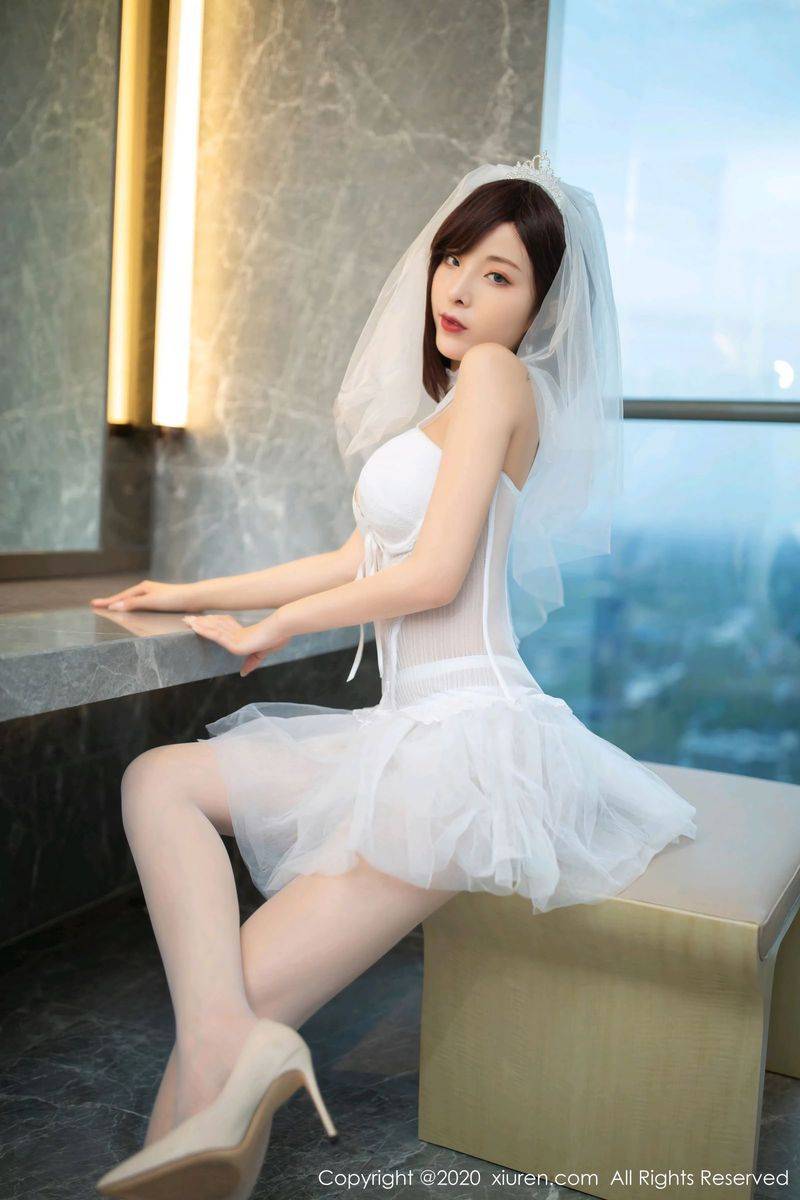 秀人网美女模特陈小喵丝袜美腿洁白婚纱主题足量娇羞写真-23