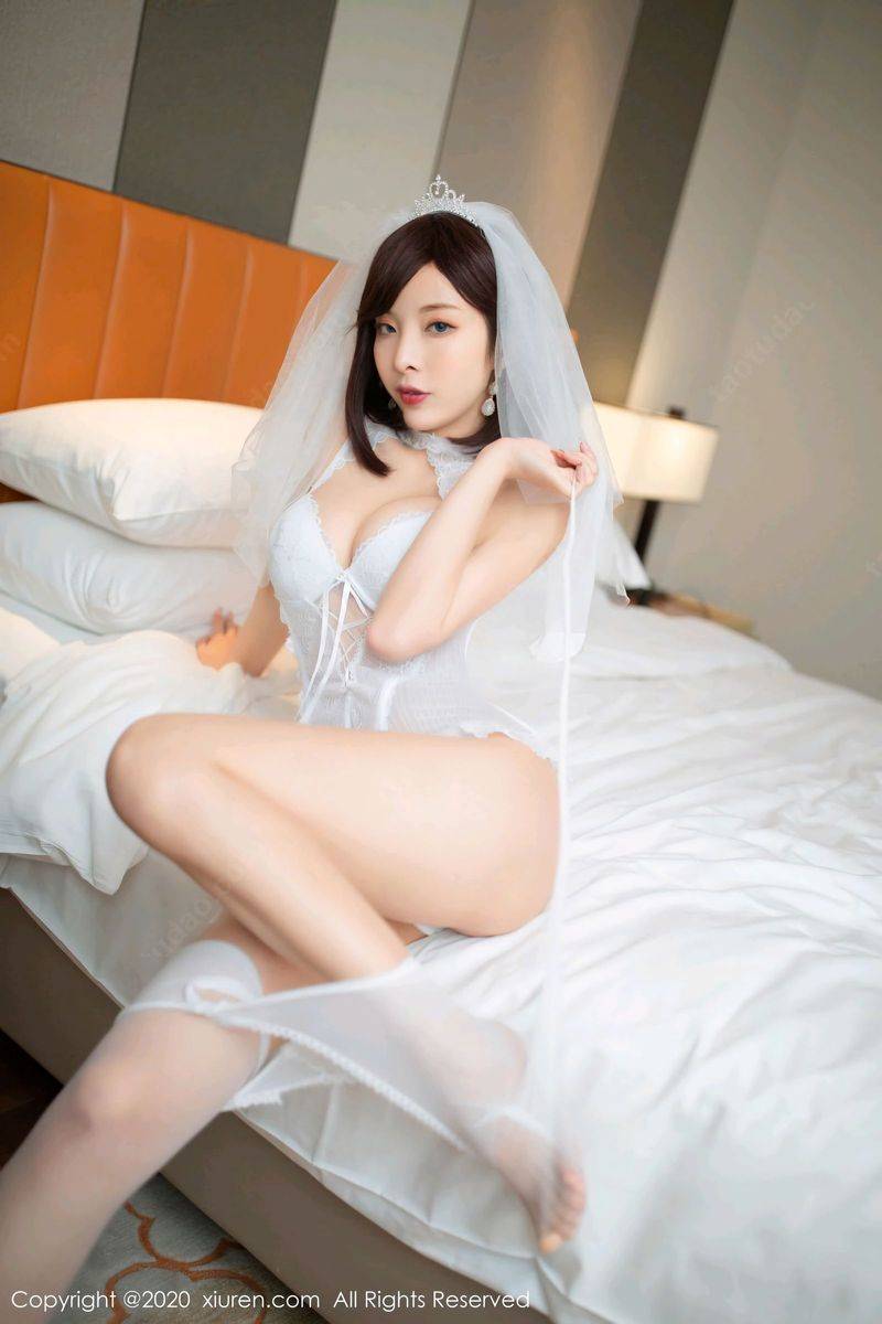 秀人网美女模特陈小喵丝袜美腿洁白婚纱主题足量娇羞写真-54