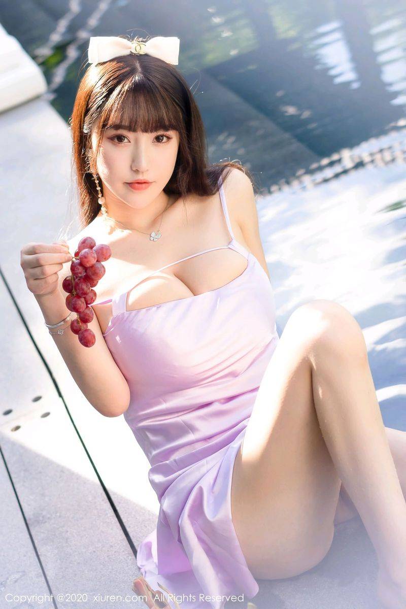 秀人网性感女神Flower朱可儿紫色礼裙泳池湿身系列三亚旅拍-47