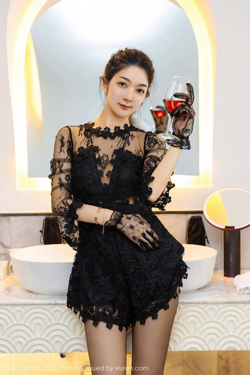 尤蜜荟性感女神Angela小热巴黑丝美腿内衣诱惑大理撩人旅拍-9