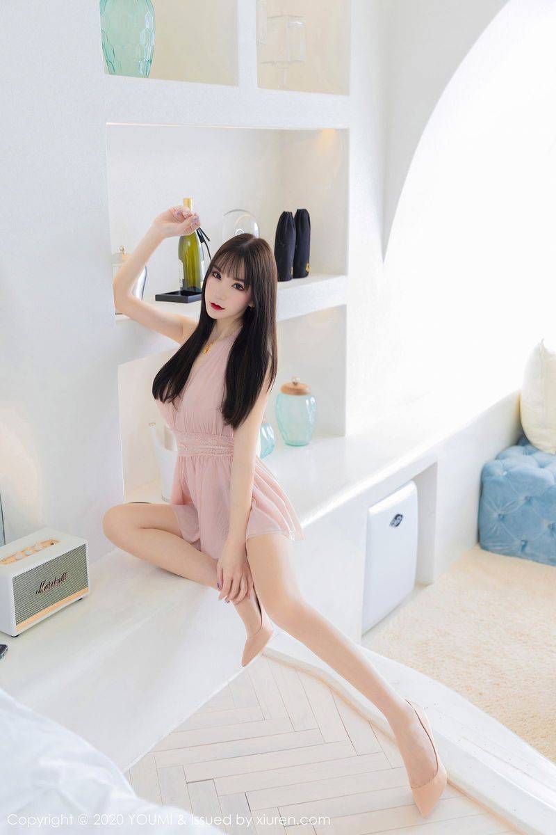 尤蜜荟性感女神周于希Sandy粉色轻纱吊裙修长美腿大理旅拍-6