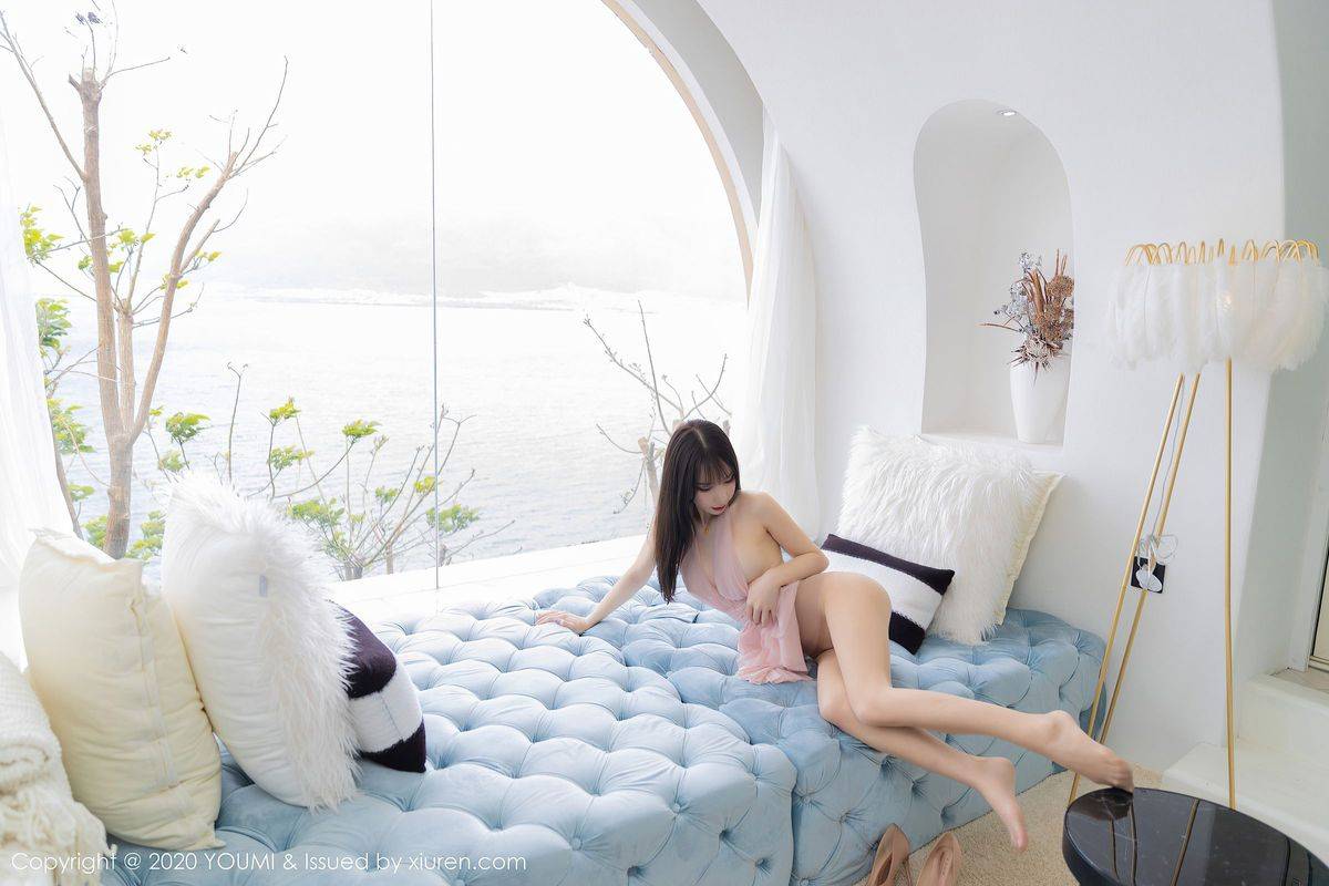 尤蜜荟性感女神周于希Sandy粉色轻纱吊裙修长美腿大理旅拍-27