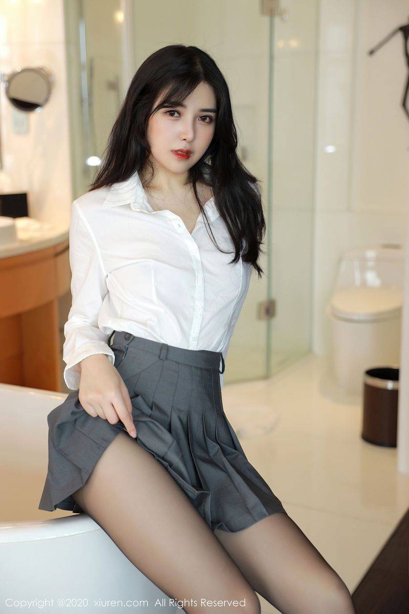 秀人网新人模特韩静安白衬衫黑丝美腿明艳动人性感写真-19