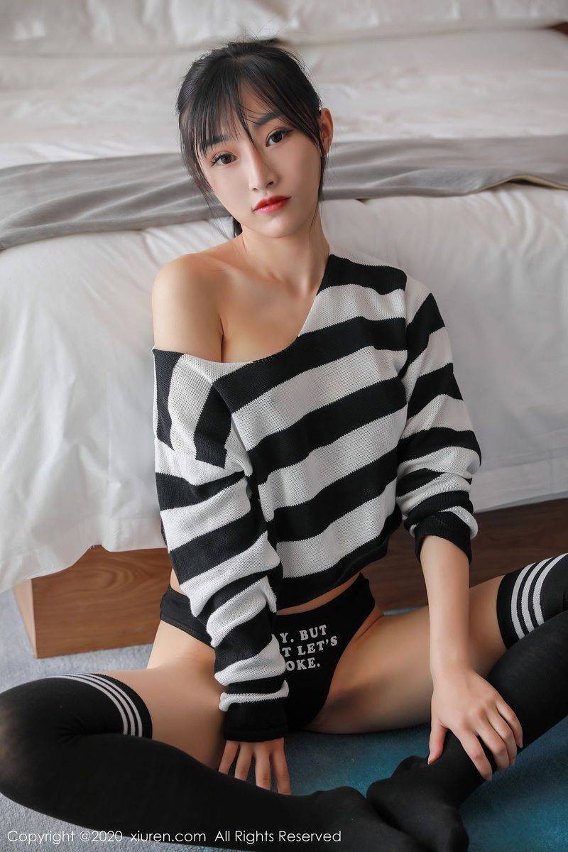 秀人网新人嫩模姬玉露CC热裤加小T恤修长美腿私房性感写真-6