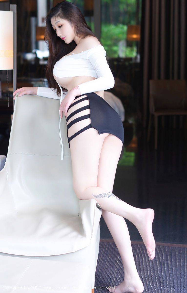 秀人网性感女神妲己_Toxic娇艳超短裙腰部纹身媚态三亚旅拍-42