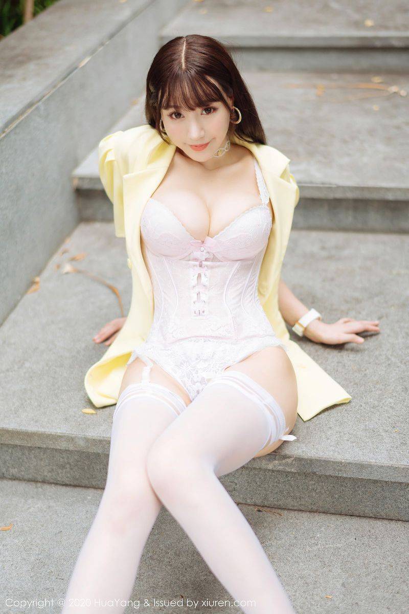 花漾Show性感女神Flower朱可儿童颜巨乳蕾丝吊袜三亚旅拍-48