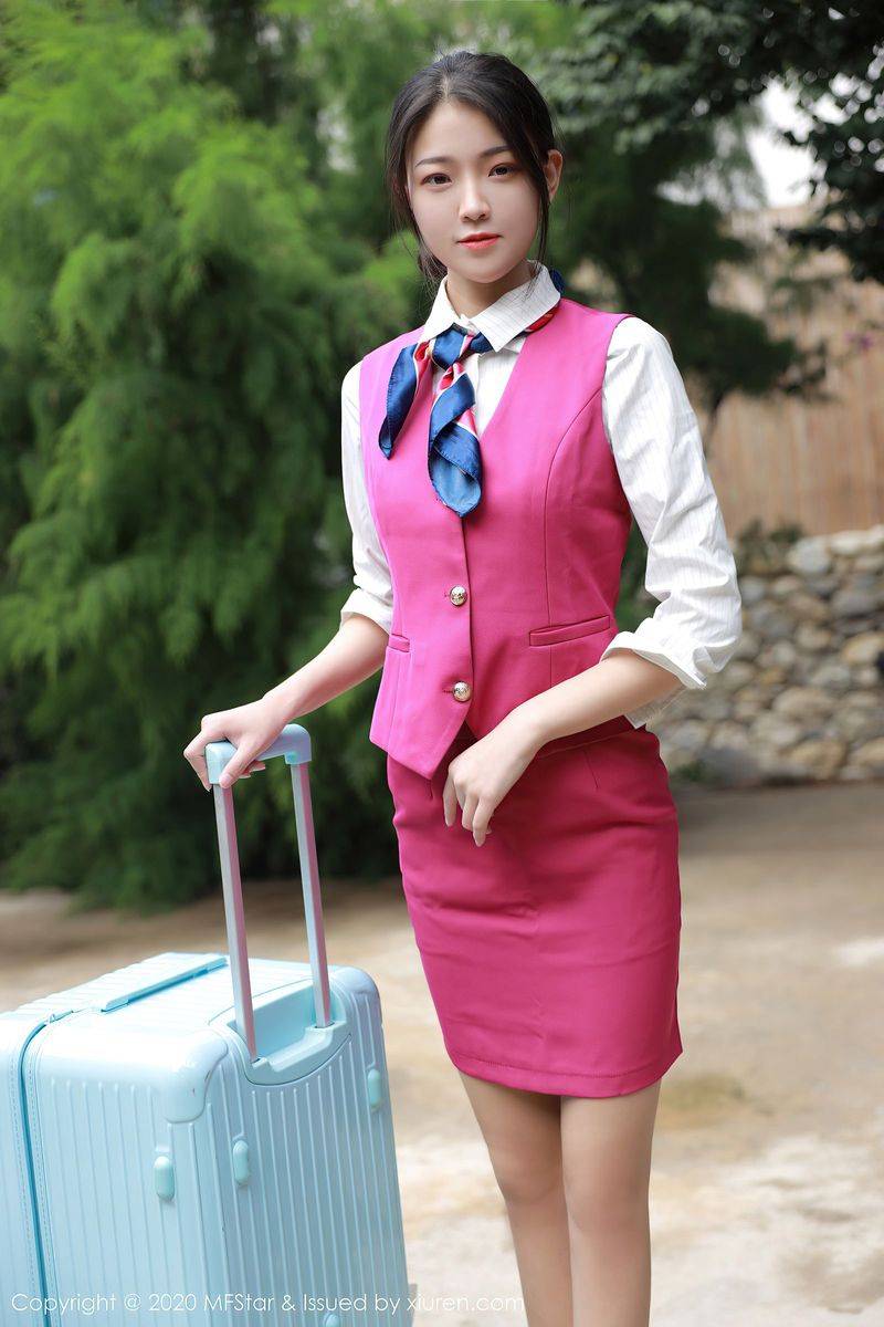 模范学院美女模特Laura苏雨彤性感空乘制服系列大理旅拍