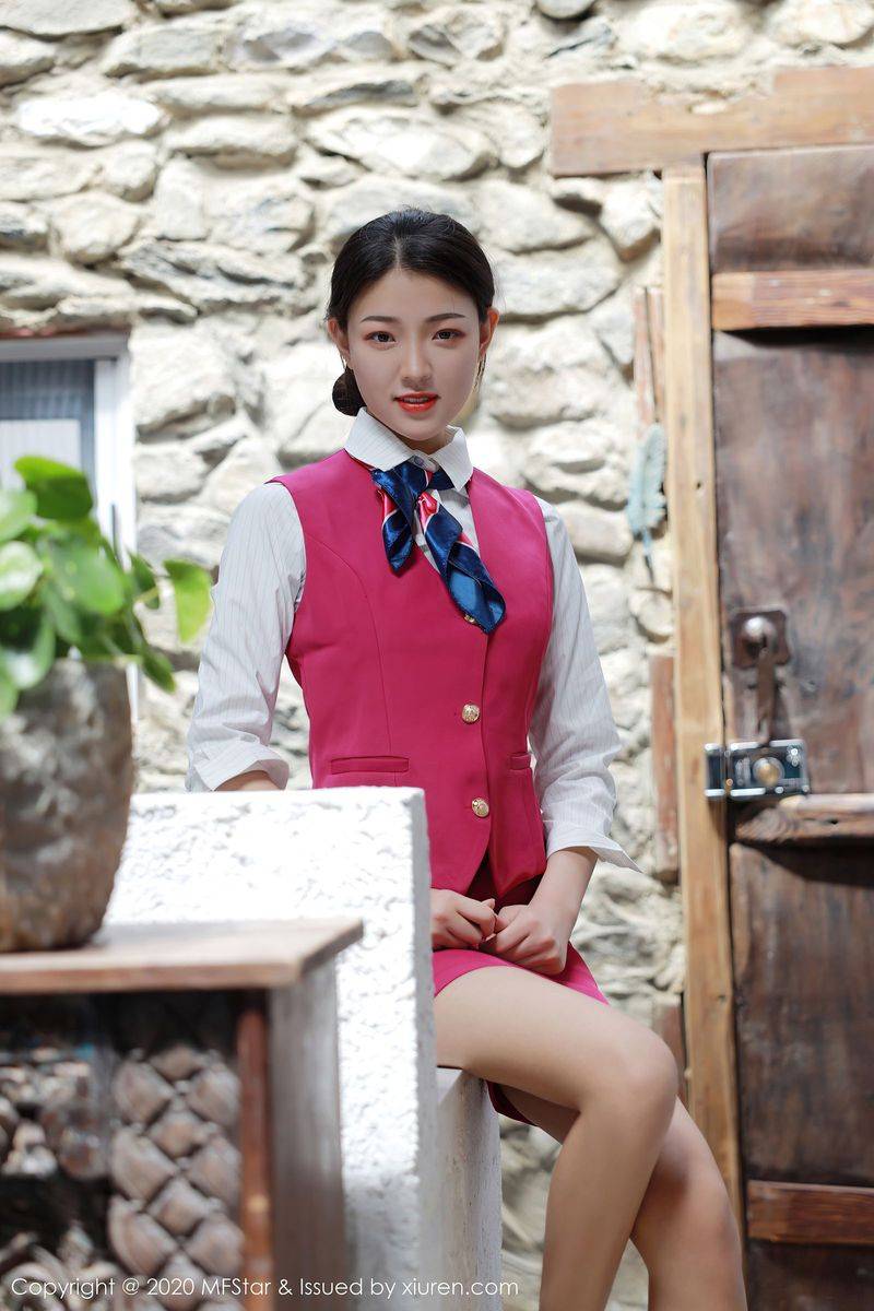 模范学院美女模特Laura苏雨彤性感空乘制服系列大理旅拍-8
