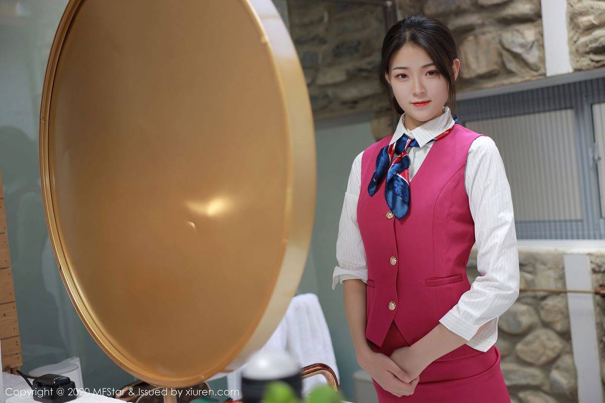 模范学院美女模特Laura苏雨彤性感空乘制服系列大理旅拍-14