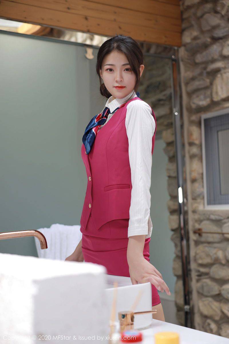 模范学院美女模特Laura苏雨彤性感空乘制服系列大理旅拍-15