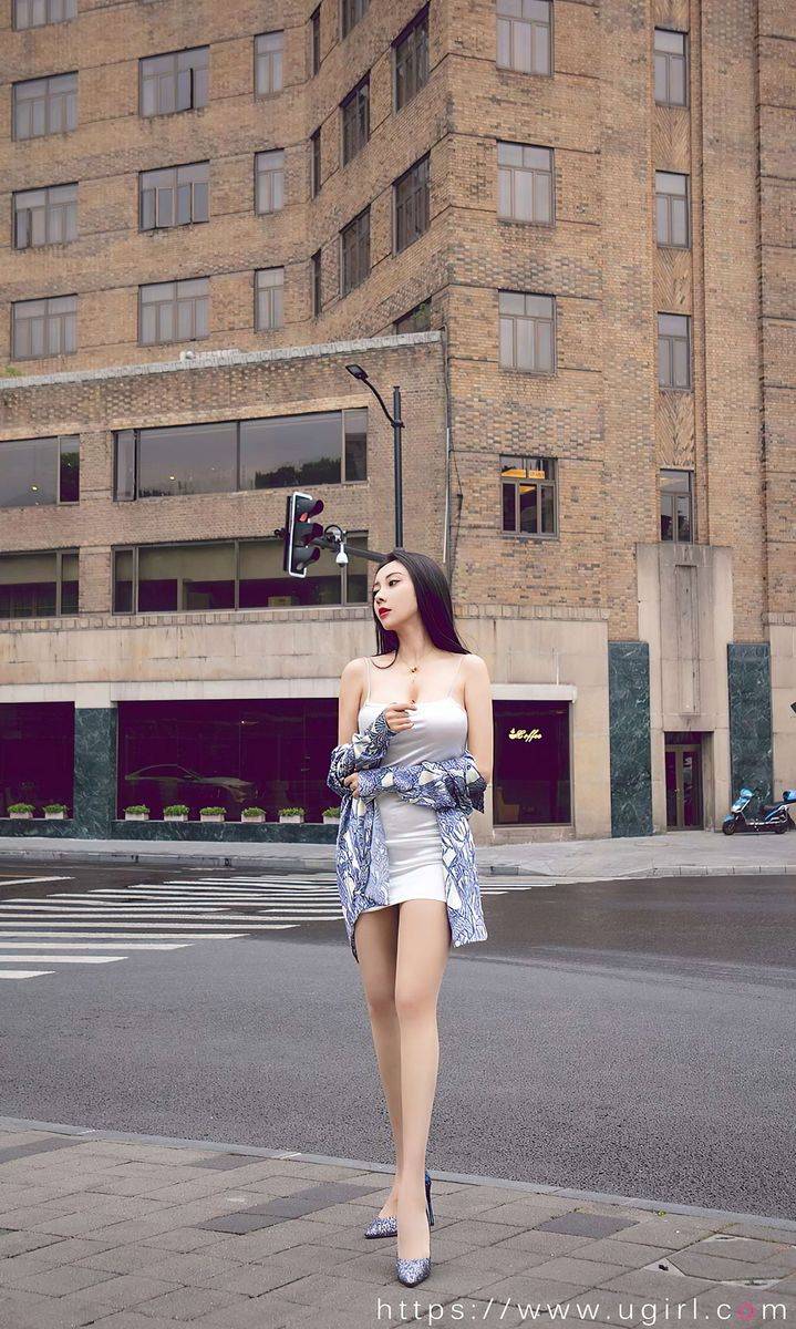 尤果圈美女模特果儿Victoria纤细长腿迷人精主题户外写真-33