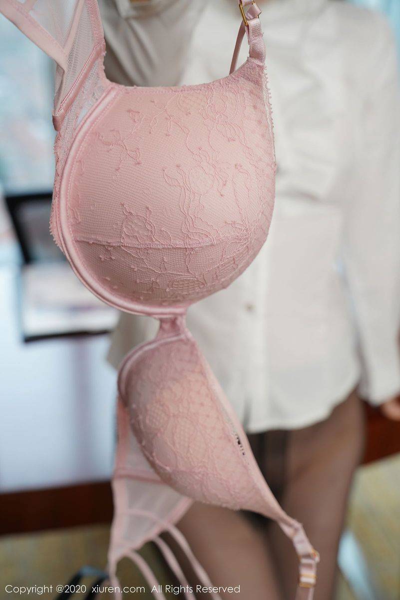 秀人网美女模特陈诗诗kiki都市丽人白衬衫黑丝短裙性感写真-37