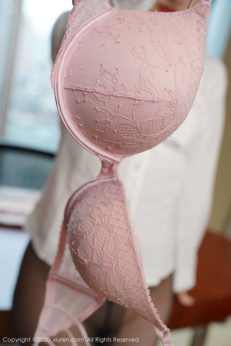 秀人网美女模特陈诗诗kiki都市丽人白衬衫黑丝短裙性感写真-38