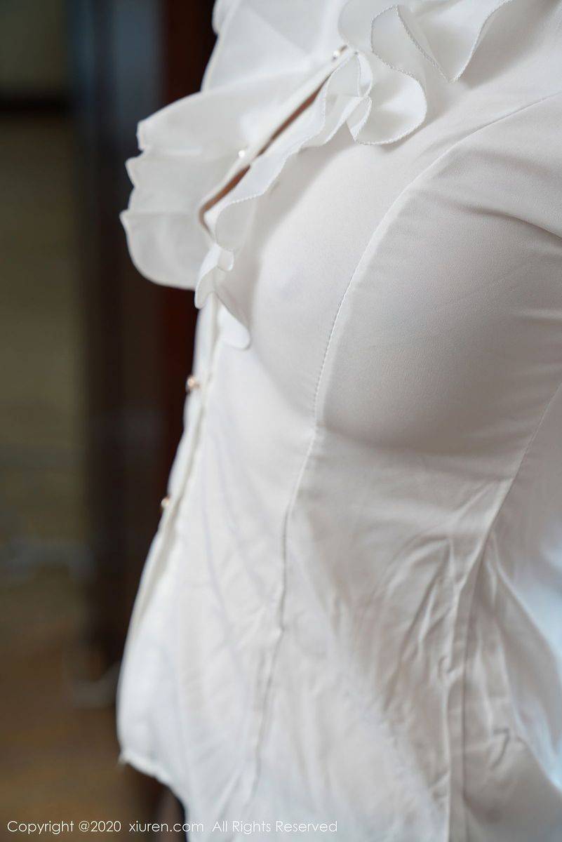 秀人网美女模特陈诗诗kiki都市丽人白衬衫黑丝短裙性感写真-40