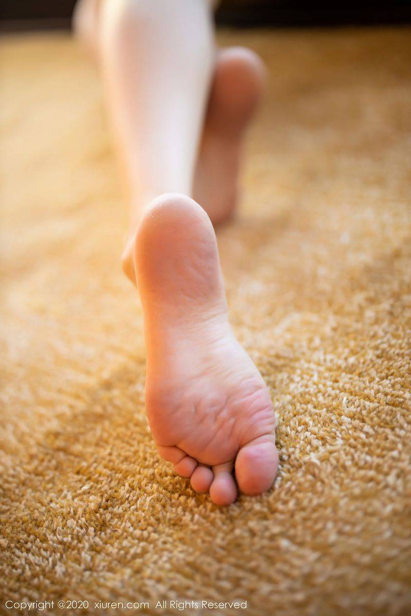 秀人网美女模特梦心玥修长美腿骨感身材曼妙身姿心愿旅拍-49