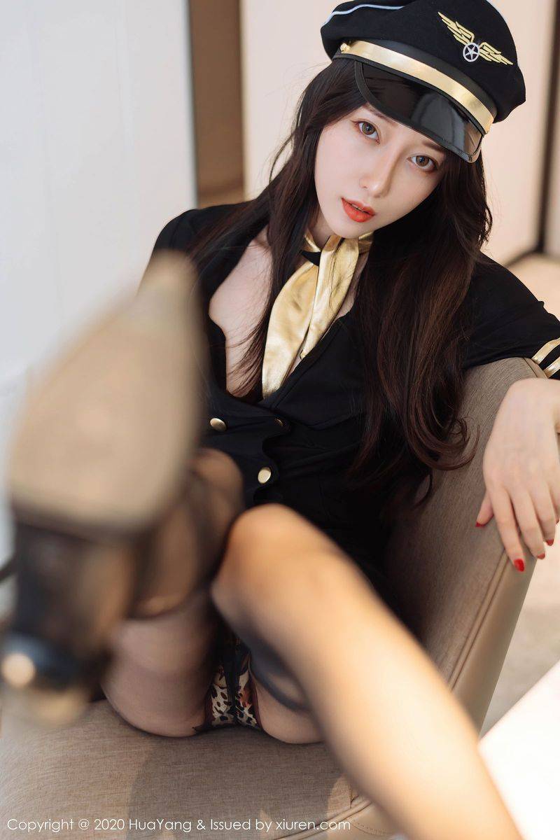 花漾Show嫩模玥儿玥er性感帅气机长制服黑丝美腿写真-68