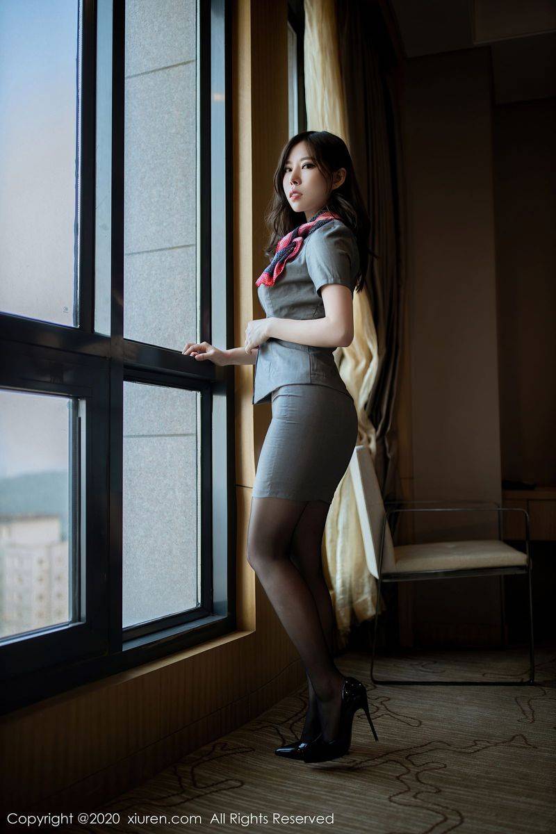 秀人网性感女神白茹雪Abby职业装与黑丝魅惑熟女气息写真