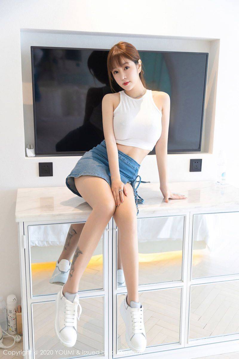 花漾Show性感女神王雨纯牛仔短裙丝袜美腿朦胧大理旅拍-15