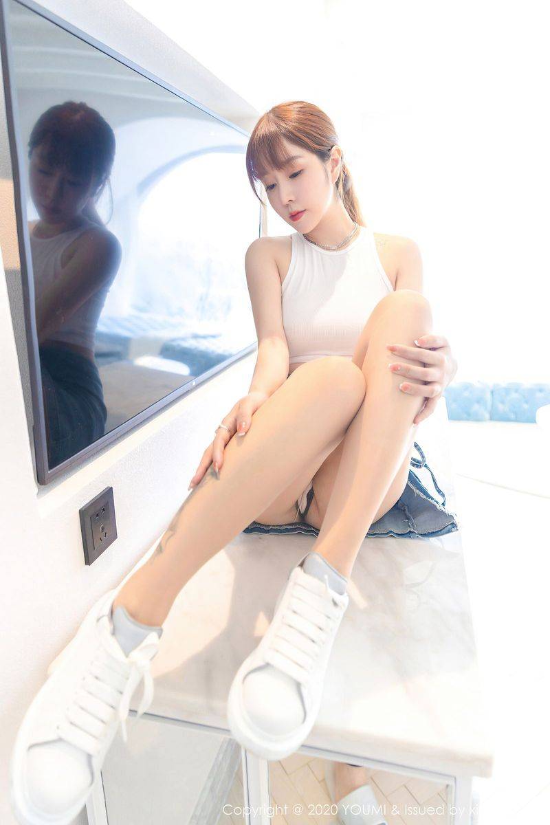 花漾Show性感女神王雨纯牛仔短裙丝袜美腿朦胧大理旅拍-31