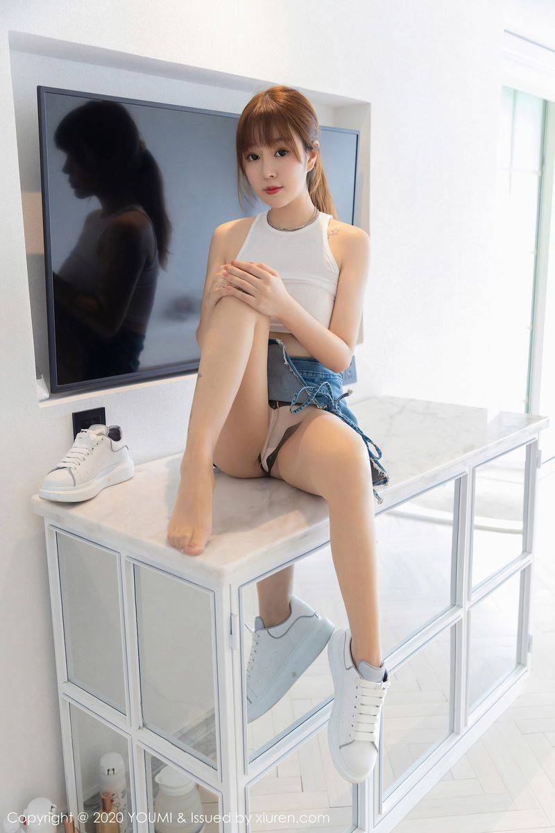 花漾Show性感女神王雨纯牛仔短裙丝袜美腿朦胧大理旅拍-49