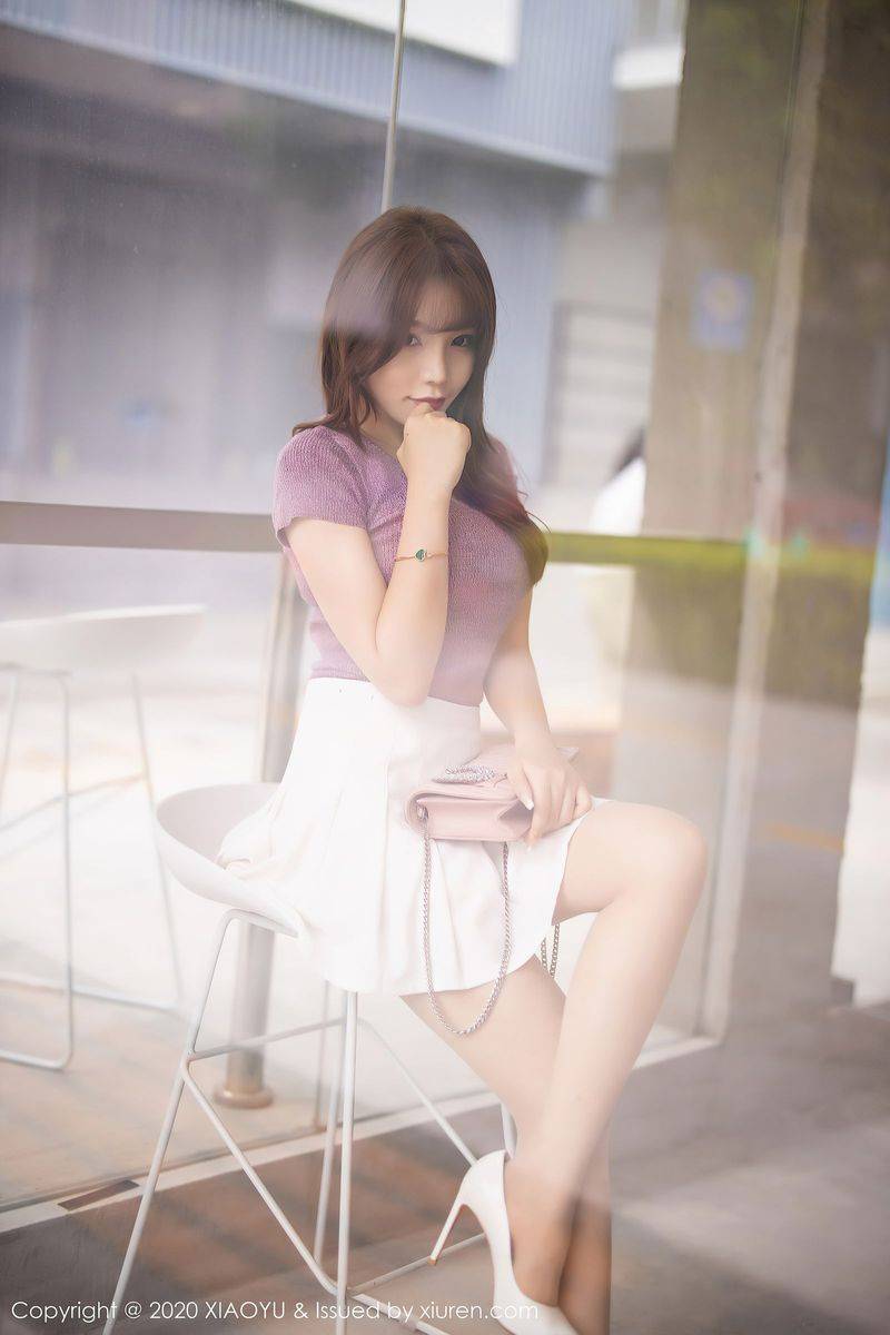 语画界性感女神芝芝Booty时尚装扮咖啡厅外拍系列写真-11