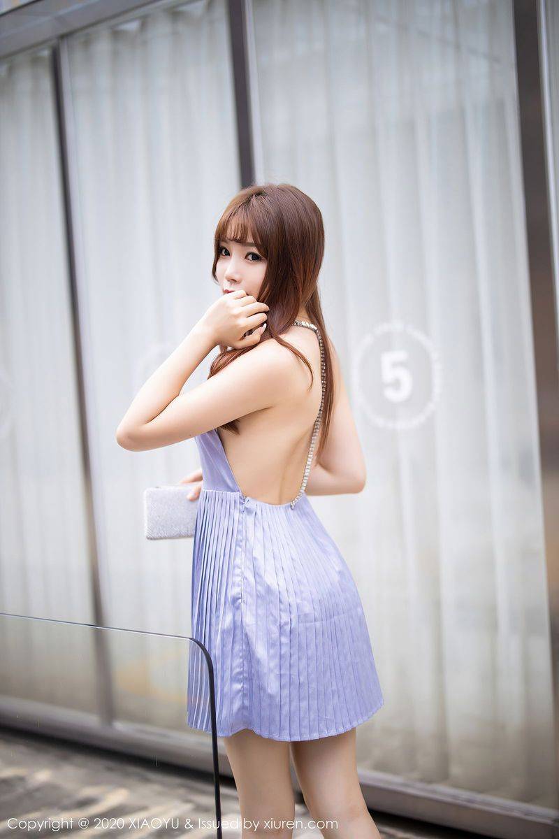 语画界性感女神芝芝Booty时尚装扮咖啡厅外拍系列写真-34