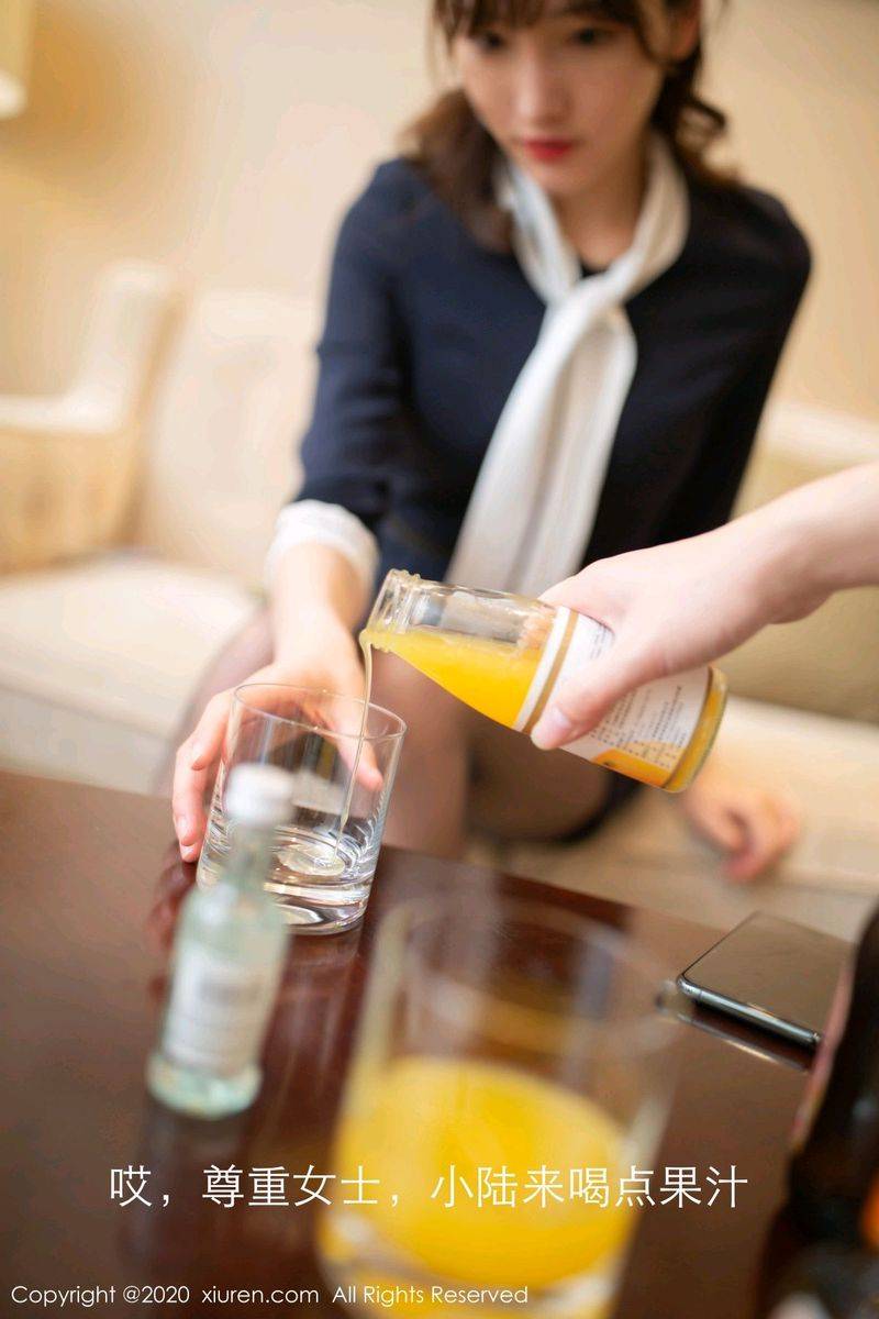 秀人网美女模特陆萱萱黑丝美腿内衣诱惑女友NTR剧情写真-9