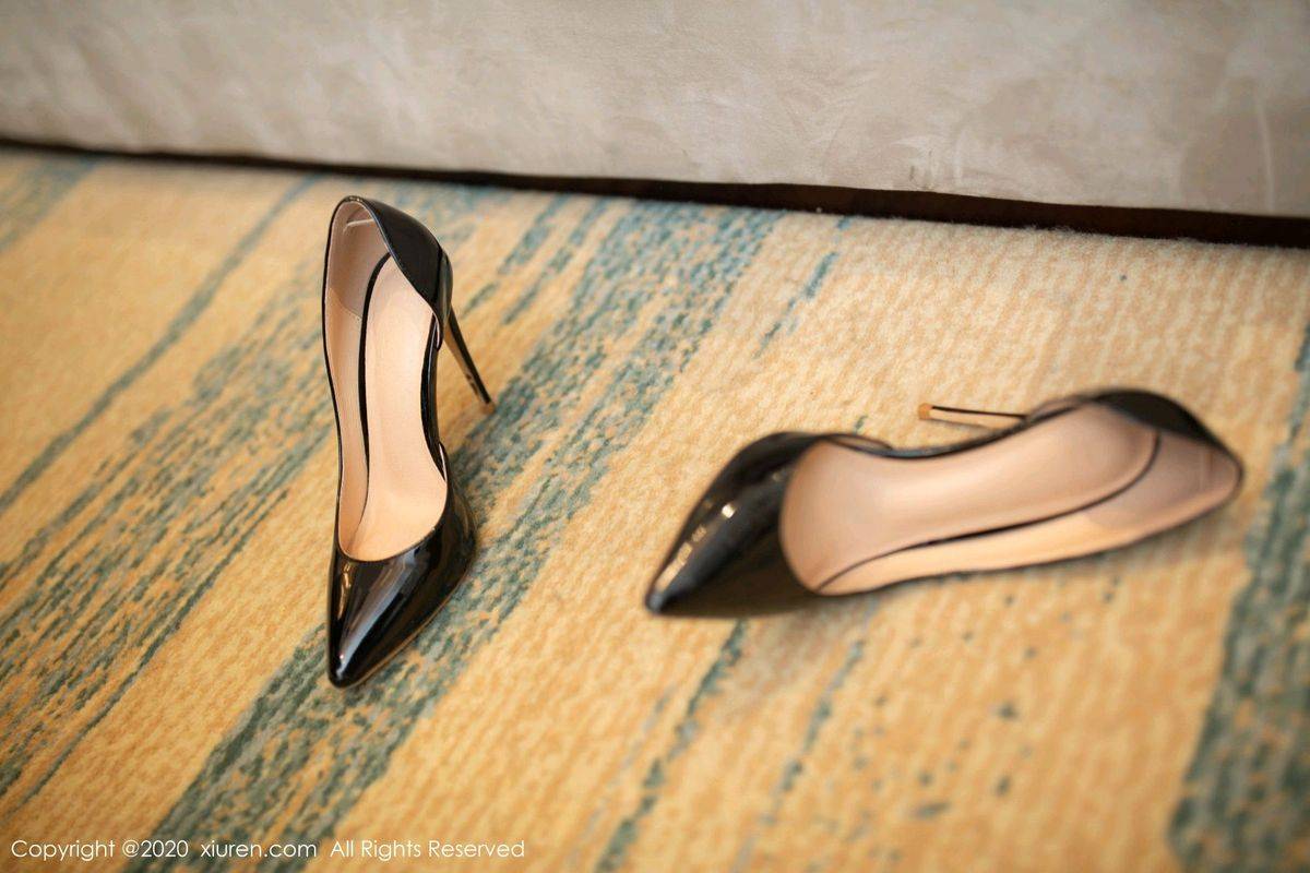 秀人网美女模特陆萱萱黑丝美腿内衣诱惑女友NTR剧情写真-49