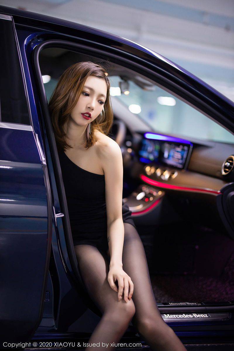 语画界性感女神冯木木LRIS绚丽光影与时尚车拍系列私房写真-49