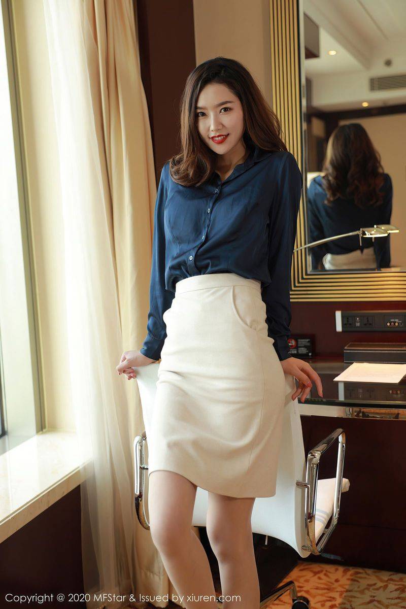 模范学院性感女神方子萱肉丝美腿职场秘书OL系列经典写真-71